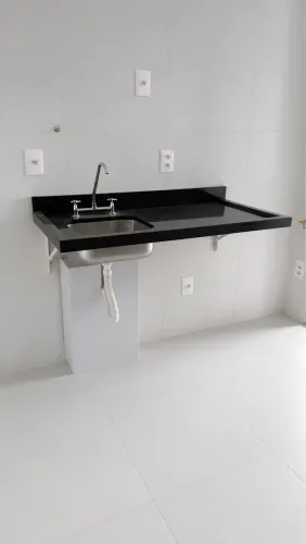 Pia de granito preto com cuba inox - Nova