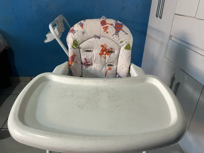 Cadeirinha de alimentação 