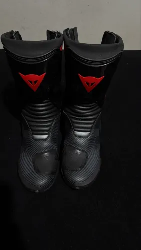 Bota Dainese (tamanho 40)