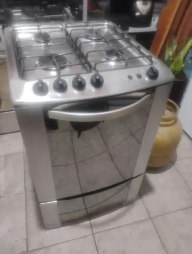 Vendo fogão Eletrolux funcionando perfeitamente elétrico e forno ok 590,00