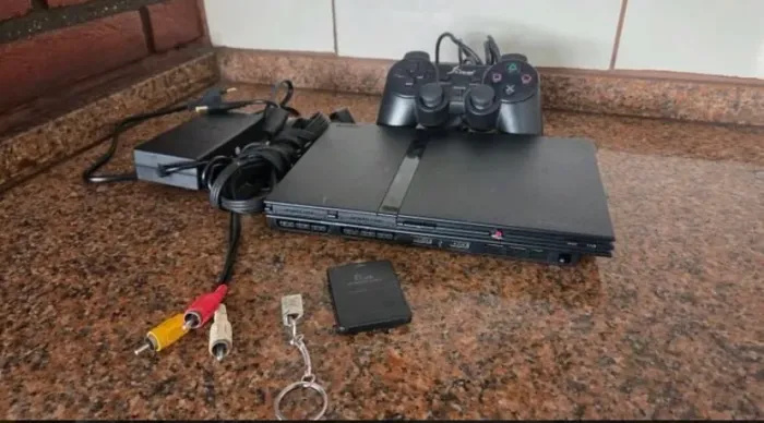 Ps2 super slim com controles