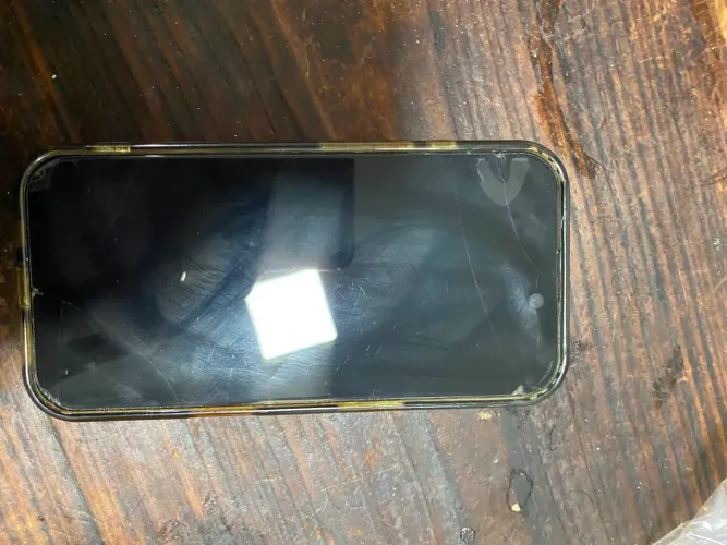 iPhone 16 verde 128 gb otimo estado