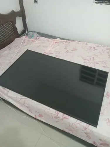 Tv smart 4k Samsung 50 polegadas sai som e imagem escura,tela ta preta