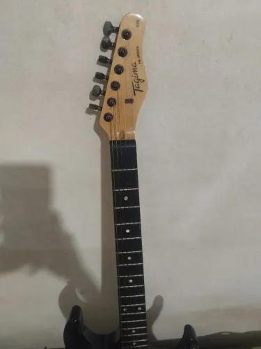Guitarra Tagima série 520