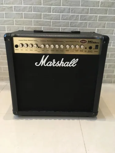Amplificador Marshall MG50DFX