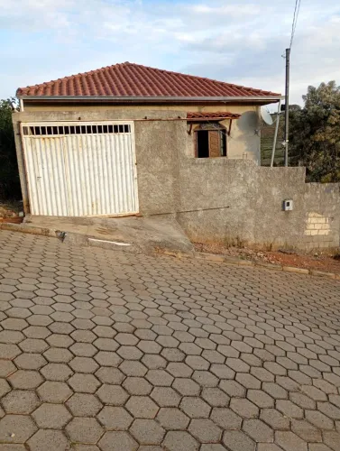 VENDE-SE CASA EM DESTERRO DE ENTRE RIOS