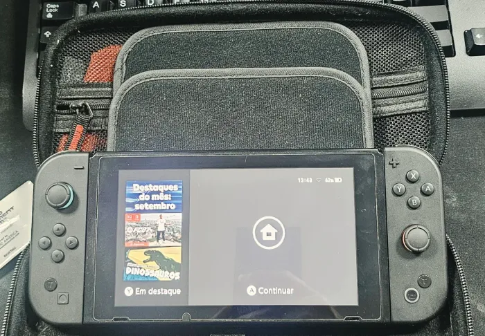 Switch V1 bloqueado (pode ser desbloqueado por software) 