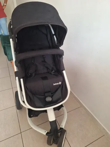 Carrinho de bebê  com bebê conforto Safety 1st Mobi