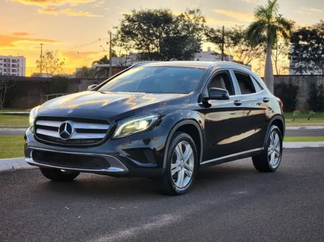 Mercedes-Benz GLA 200 Adv. 1.6/1.6 TB 16V Flex Aut. 2017