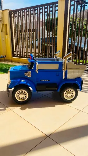 Caminhão eletrico infantil