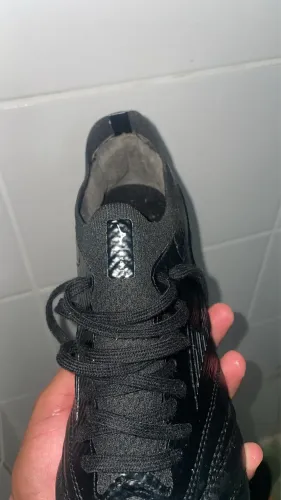 Chuteira Mizuno morela neo
