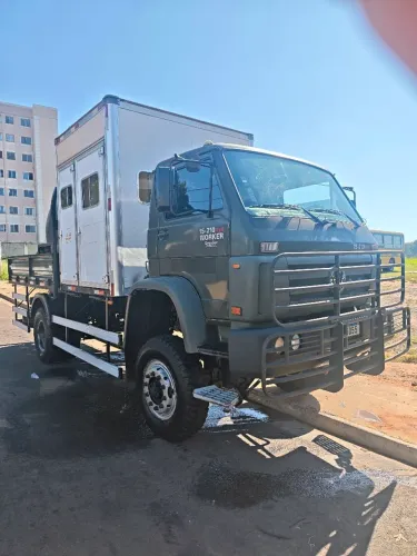 VW worker 15210 4x4 militar ano 2014
