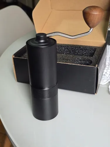 Moedor de Café Manual Premium em Alumínio - Lâmina Pentagonal em Inox 
