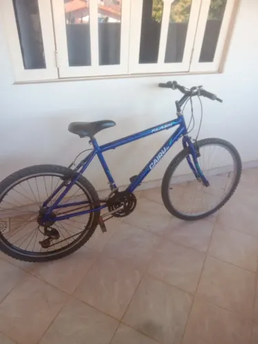 Bicicleta de marcha aro 26, só pegar e andar.