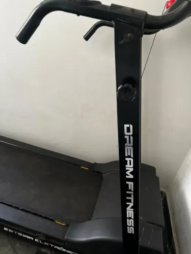Esteira Dream Fitness Black Edition 2.5 Funcionando - Até 12 km/h