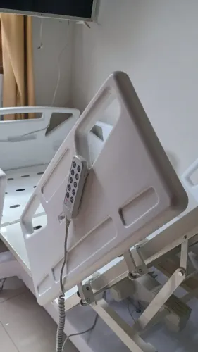 Cama tipo maca motorizada