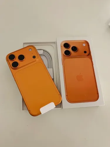 IPHONE 17 PRO MAX 256 LACRADO LARANJA