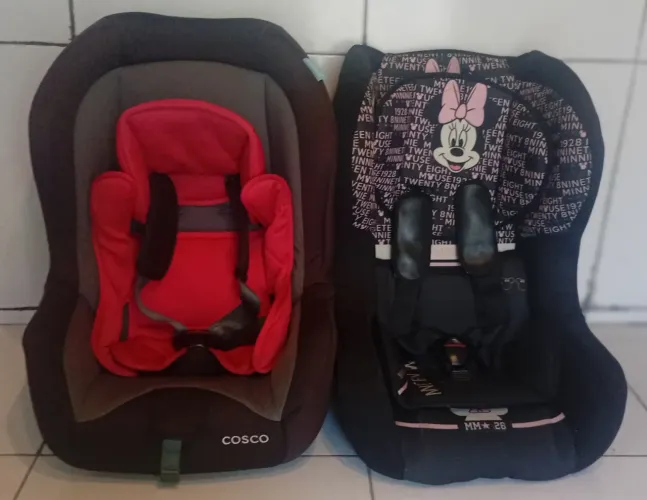 Cadeirinhas para crianças 25 kg as duas por 360 reais 