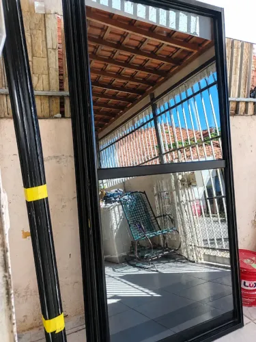 Porta de alumínio *15