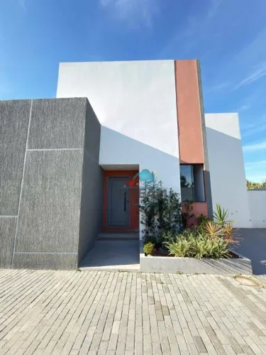 Casa com 3 dormitórios à venda, 150 m² por R$ 950.000 - Bosque Beira Rio - Rio das Ostras/