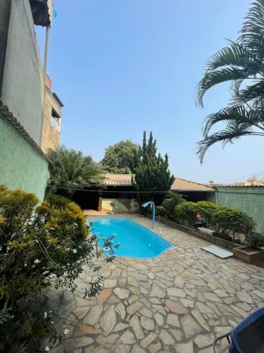 Alugo Casa com Piscina - 03 quartos 03 banheiros - São Gabriel