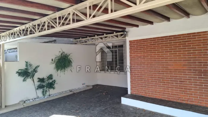 Casa Comercial em Jacareí