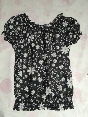 blusa marisa floral preta e branca g