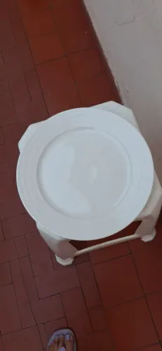 Prato de cerâmica branco