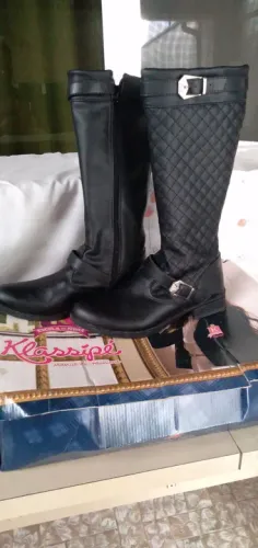 Bota cano alto tamanho 34