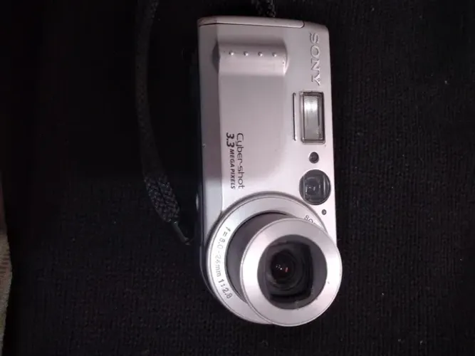 Máquina fotográfica Sony digital ler descrição 