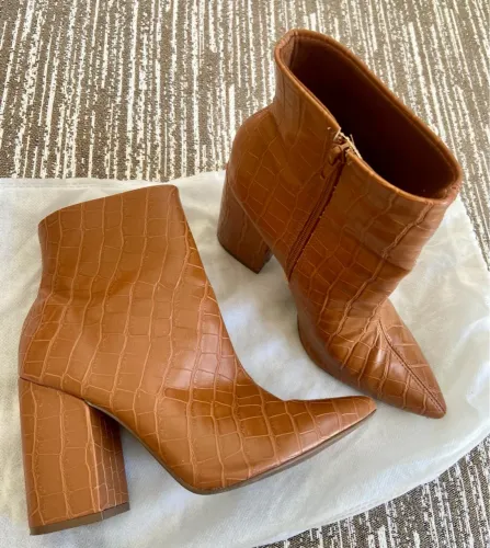 Bota Feminina Cano Curto Marrom Croco