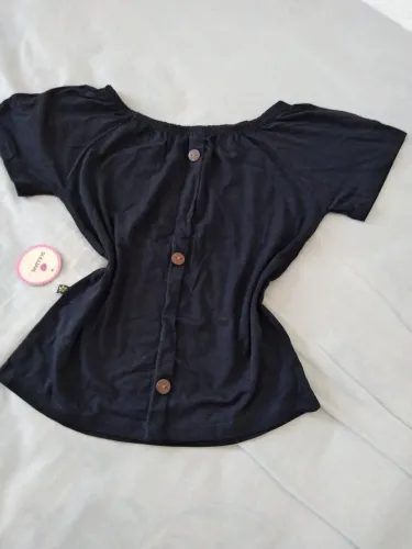 Blusa preta com botões