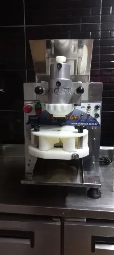 Maquina de salgados maquitva