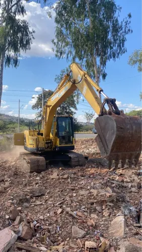 Terraplanagem demolição escavação 