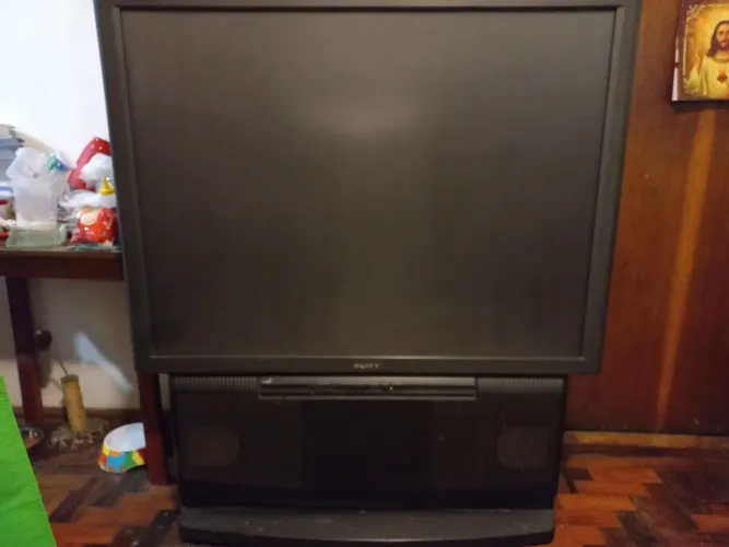 Televisao e Projetor SONY NO.KP 53865.