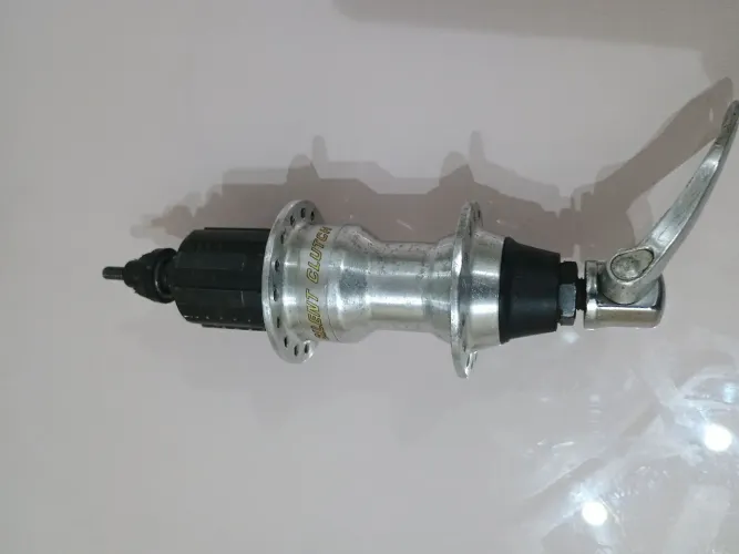 Cubo traseiro Shimano Silent Clutch