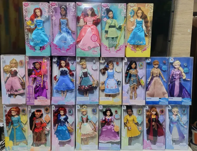 Bonecas Princesas Disney tenho 1.400 disponíveis todas originais novas lacradas
