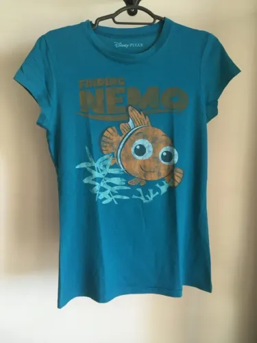 Camiseta importada Procurando Nemo Disney Pixar
