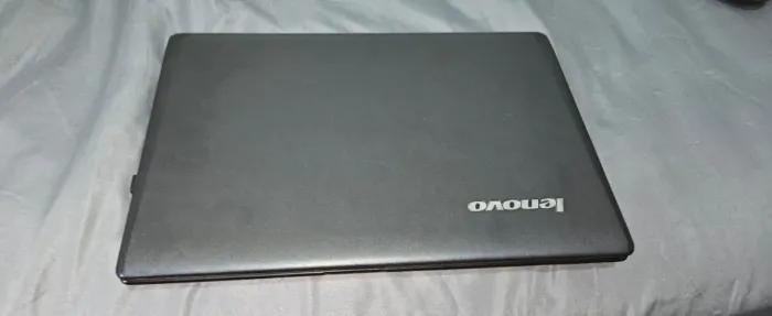 Lenovo g460 i3 m370, 2g de RAM, HD de 200 gb, 14 polegada, com windows 7 ultimate e linux