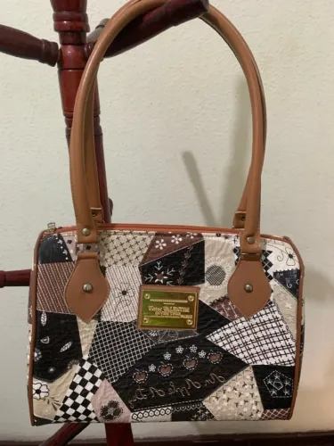 Bolsa estampa patchwork feminina