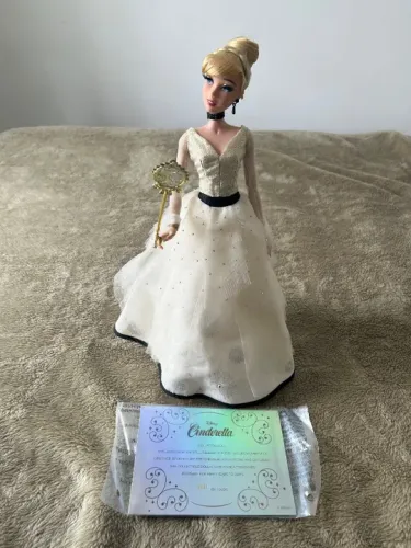 Boneca Cinderela 50 anos Disney