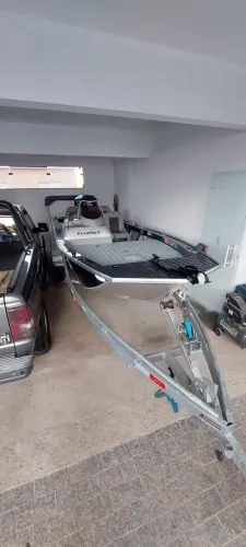 Lancha Barco Apolus 550 Fish Tracker Levefort 50HP Mercury