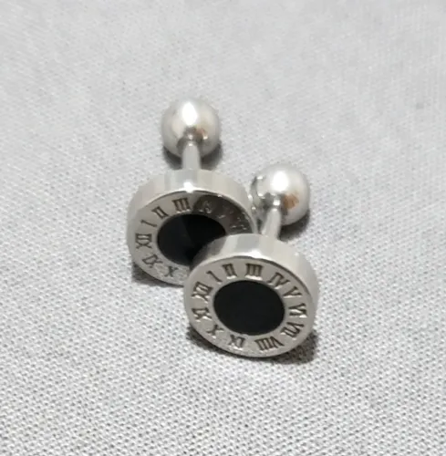 Par de Brinco Aço Inox modelo Relógio Romano