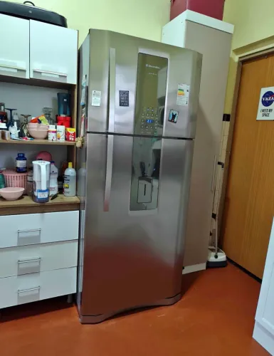 Geladeira Electrolux frost free 220w