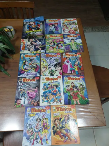 Lote de gibis por 70 reais 