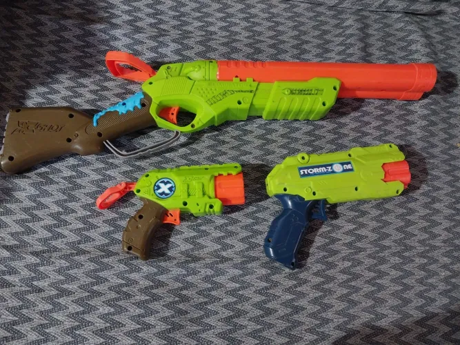 Kit de Armas de Brinquedo X-Shot e Storm-Z
