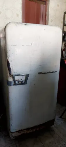 Antiga Geladeira Frigidaire branca anos 1960 para restauração bom estado 