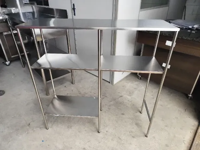 Estante de Inox para Câmara 1,80m com 6 Pés e Estrutura em Perfil G