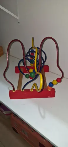Brinquedos educativos de madeira aramado coordenacao motora infantil