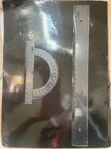 Conjunto de régua e transferidor de 180°